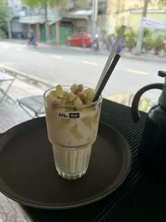 Hình ảnh Yogurt trái cây nhiệt đới