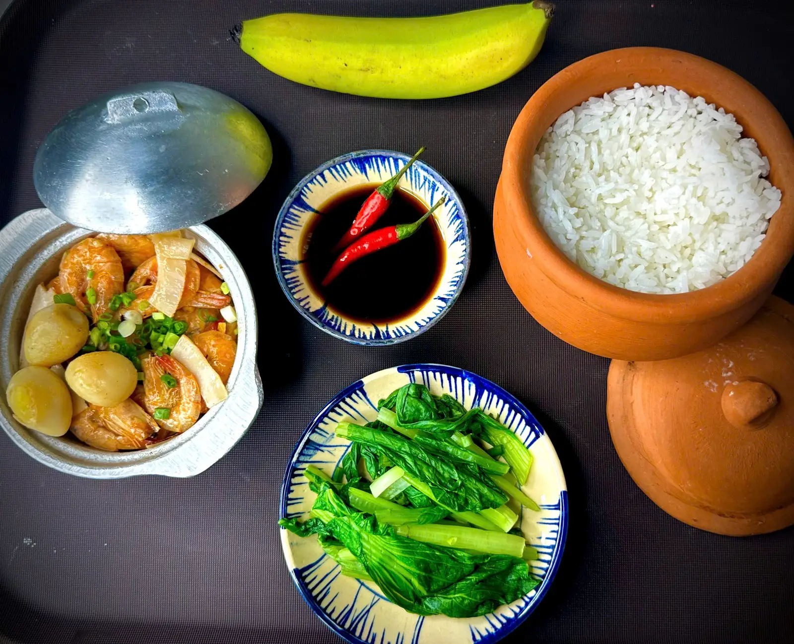 Hình ảnh Cơm Thố Tép Kho Trứng Cút