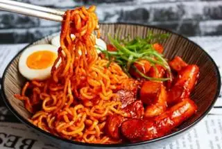 Hình ảnh Mì trộn cay Samyang