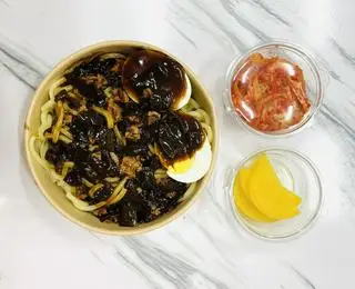 Hình ảnh Mì tương đen “ĂN ĐÃ GHIỀN”