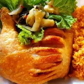 Hình ảnh Cơm Gà Bơ Cay - Gốc Tư