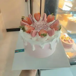 Hình ảnh Bánh sinh nhật hồng  dâu sz 13