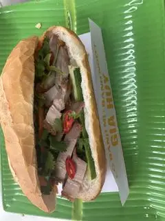 Hình ảnh bánh mì thịt heo quay 