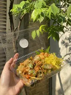 Hình ảnh Bánh tráng cuốn trộn bò đặc biệt