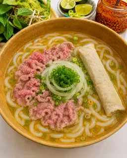 Hình ảnh Bún bò tái chả - Món thái tử