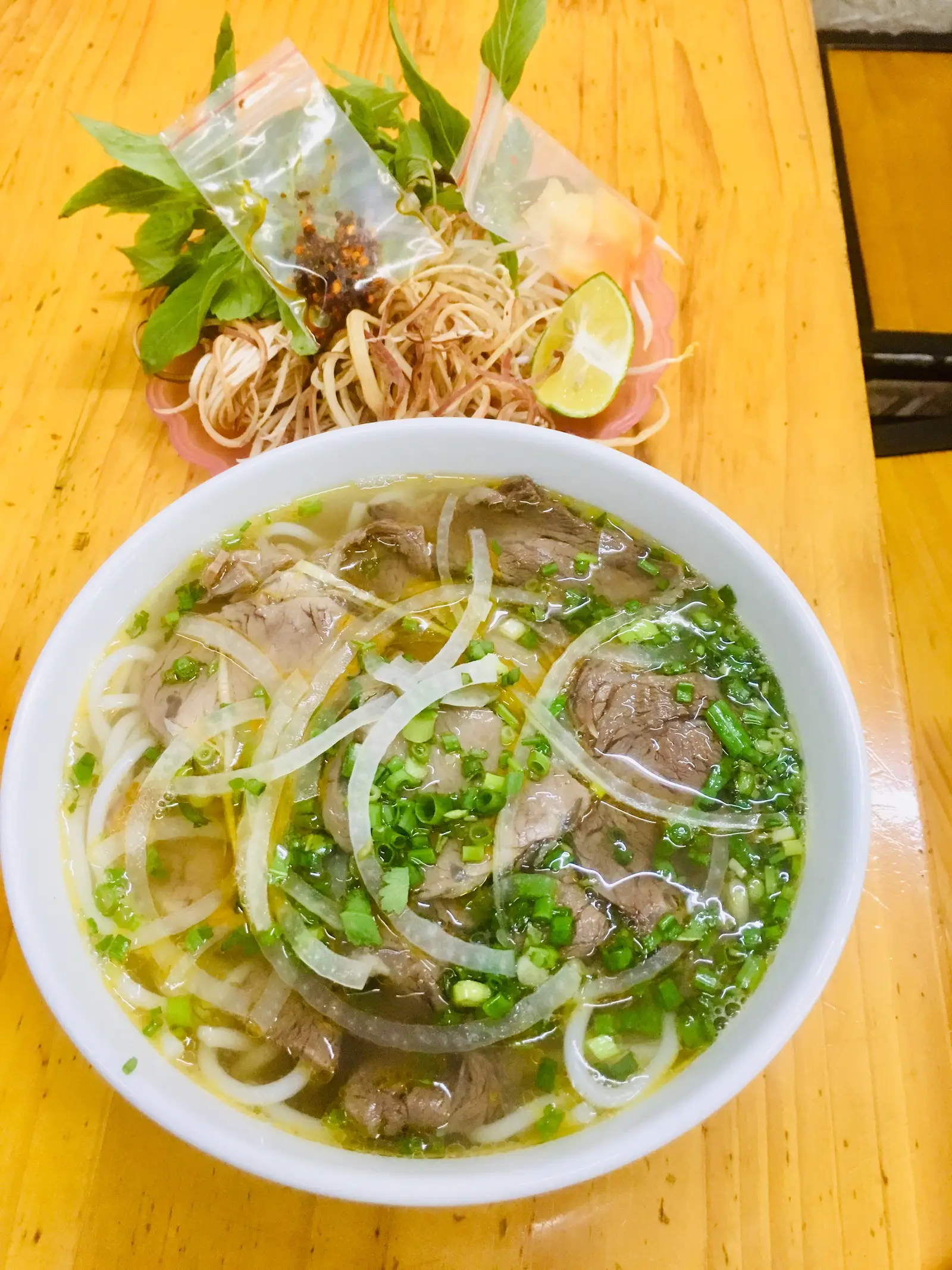 Hình ảnh bún bò chín 