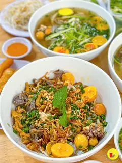 Hình ảnh phở trộn lòng mề gà 