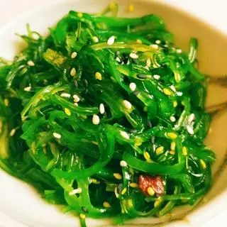 Hình ảnh rong biển sốt mè.