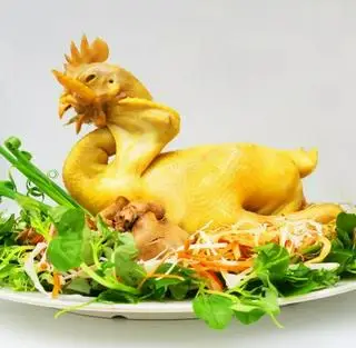 Hình ảnh Gà Cúng Nguyên Con ( gà chéo cánh ) 