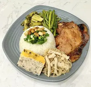 Hình ảnh Cơm Sườn Bì Chả