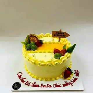 Hình ảnh Bánh sinh nhật trang trí dâu tây phủ chanh leo