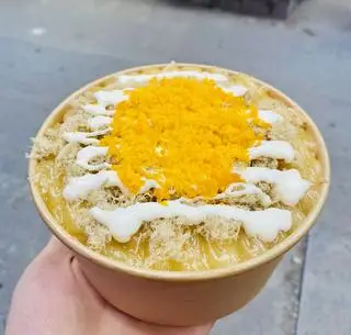 Hình ảnh Bông lan trứng muối - hộp to