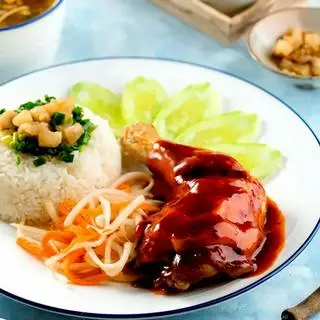 Hình ảnh Cơm Tấm Đùi Gà Xối Mắm