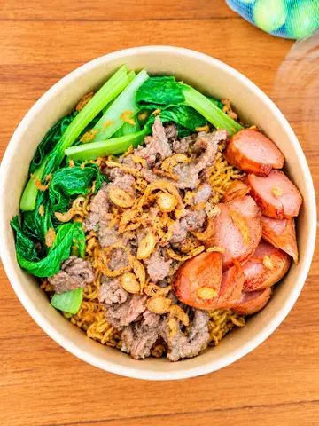 Hình ảnh Mì Trộn Bò + Xúc Xích