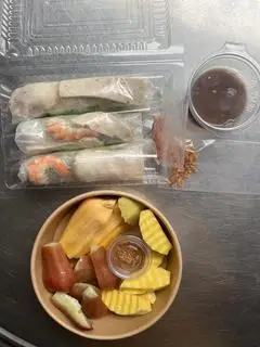 Hình ảnh Combo nên thử ( 3 loại gỏi cuốn + 3 trái cây) 