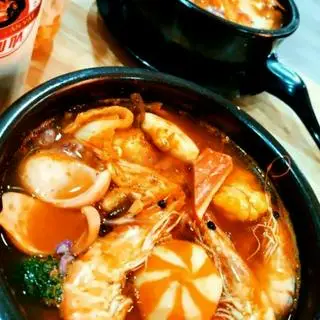 Hình ảnh Mì Cay Xúc Xích