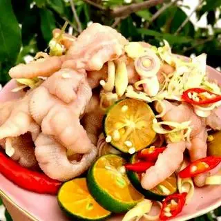 Hình ảnh Chân gà rút xương xả tắc - TẶNG KÈM 1 ly HỒNG TRÀ TẮC
