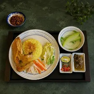 Hình ảnh Cơm gà quay 1/4 con gà (phần cánh)