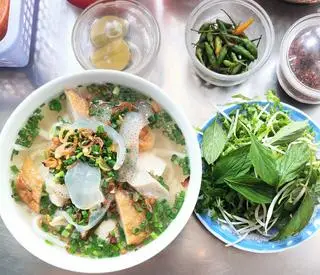Hình ảnh Hủ Tiếu Chả Cá + Sứa