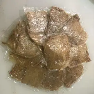 Hình ảnh Bánh Tráng Muối Tỏi Siêu Cay (Size Lớn)