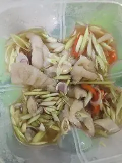 Hình ảnh Chân gà sả tắc