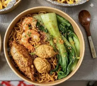 Hình ảnh Mì trộn hải sản