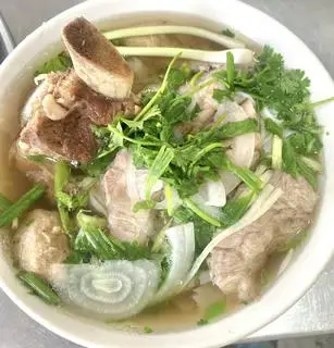 Hình ảnh Phở sườn, gân, nạm