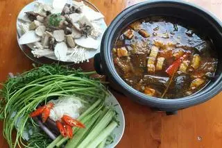 Hình ảnh Lẩu mắm ( 3 người ăn )