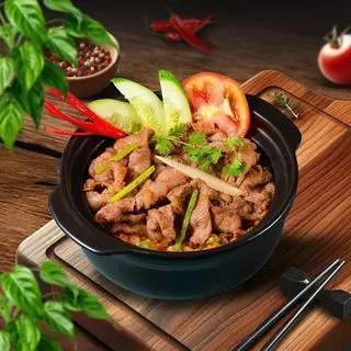 Hình ảnh Cơm trắng bò sốt tiêu đen