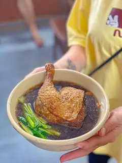 Hình ảnh Mì vịt tiềm đùi lớn (nước/khô)