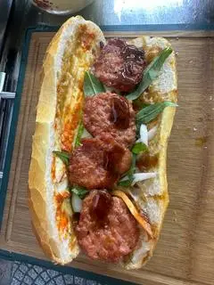 Hình ảnh bánh mì thịt nướng 