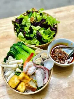 Hình ảnh Bún hải sản tiêu chuẩn
