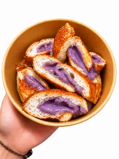 Hình ảnh Bánh Mì Nướng Muối Ớt Sốt Khoai Môn