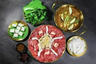 Hình ảnh LẨU BÒ NHÚNG MẮM RUỐC