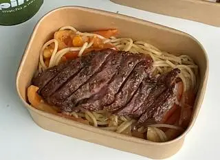 Hình ảnh Mì ý steak bò Úc Aukobe