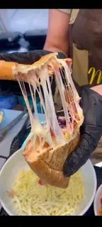 Hình ảnh 5. Bánh mì kabab phomai kéo sợi-4444