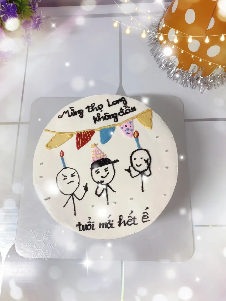 Hình ảnh bánh vẽ hình bạn bè 