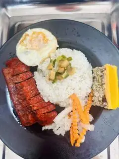 Hình ảnh Cơm tấm thịt xá xíu bì chả