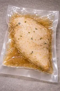 Hình ảnh 250g Gà Nấu Chậm Vị Ngũ Vị