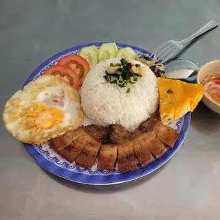 Hình ảnh Cơm Tấm Ba Rọi+Chả+Trứng Ốp La
