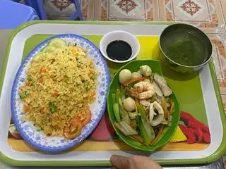Hình ảnh Cơm Rau xào Hải sản 
