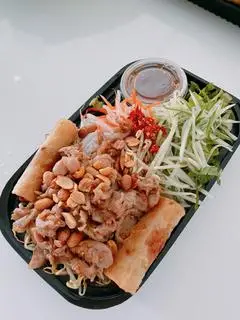 Hình ảnh Bún thịt xào - 2 chả giò tôm thịt đặc biệt