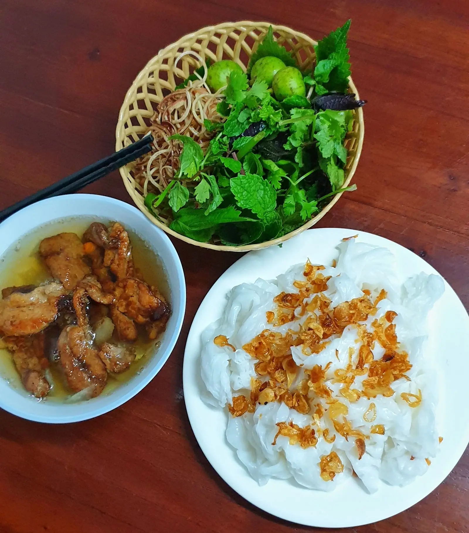 Hình ảnh Bánh cuốn thịt nướng