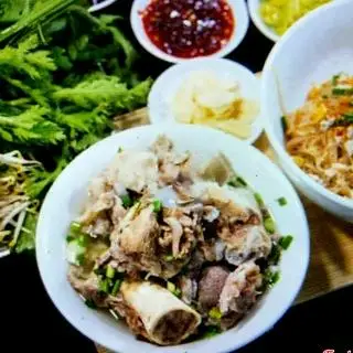 Hình ảnh Hủ tiếu nam vang khô xương