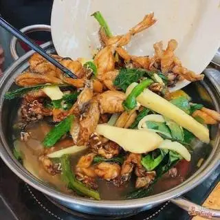 Hình ảnh lẩu ếch măng cay- to lớn (dành cho 4-5 người ăn)