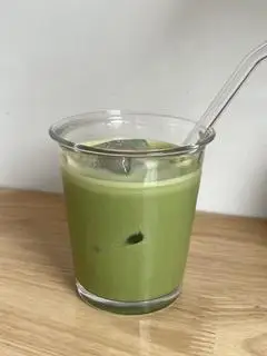 Hình ảnh Cold whisk matcha sữa gấu