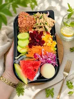 Hình ảnh Thịt heo sốt terizaky, cơm lứt/khoai lang, salad