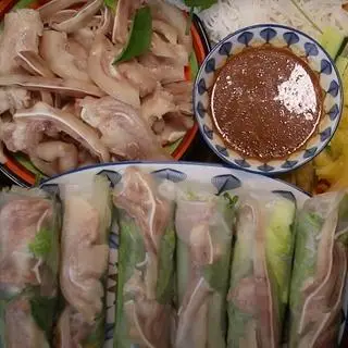 Hình ảnh Gỏi cuốn tai heo 