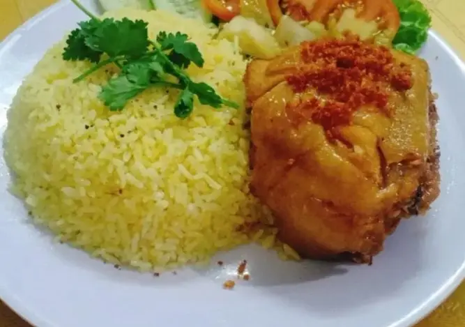 Hình ảnh Cơm gà xối mỡ