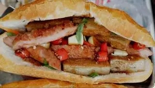 Hình ảnh bánh mì chả chiên 